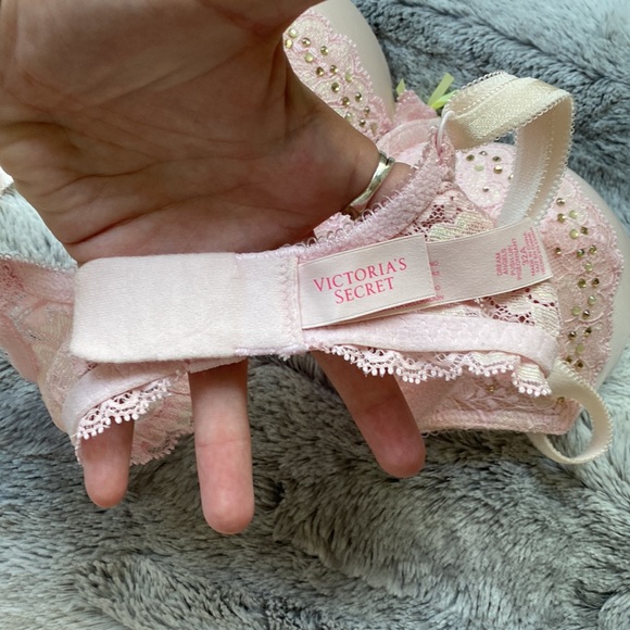 NWOT Victoria’s Secret Bra - Picture 7 of 9